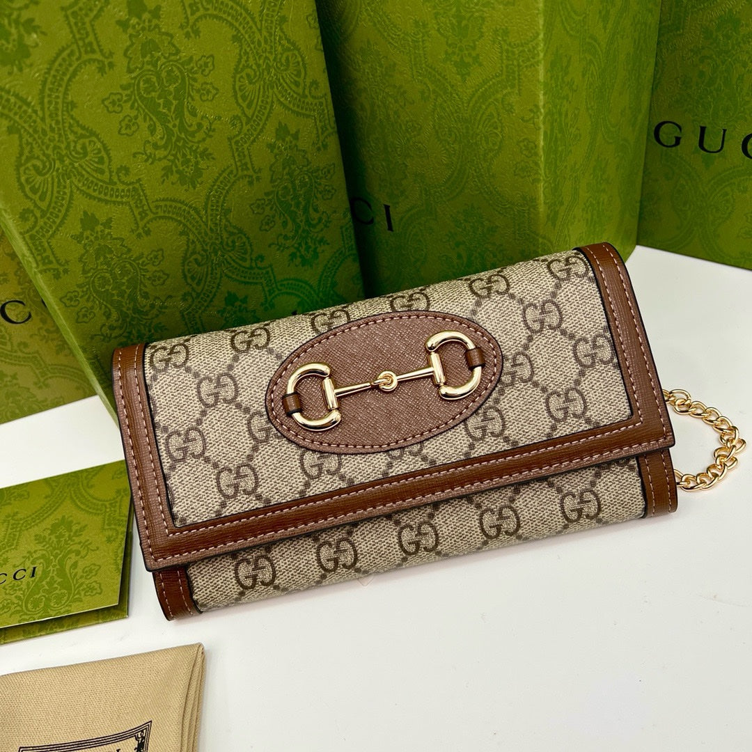GUCCI【グッチ】 上質レザー採用 スリムで高級感溢れる財布